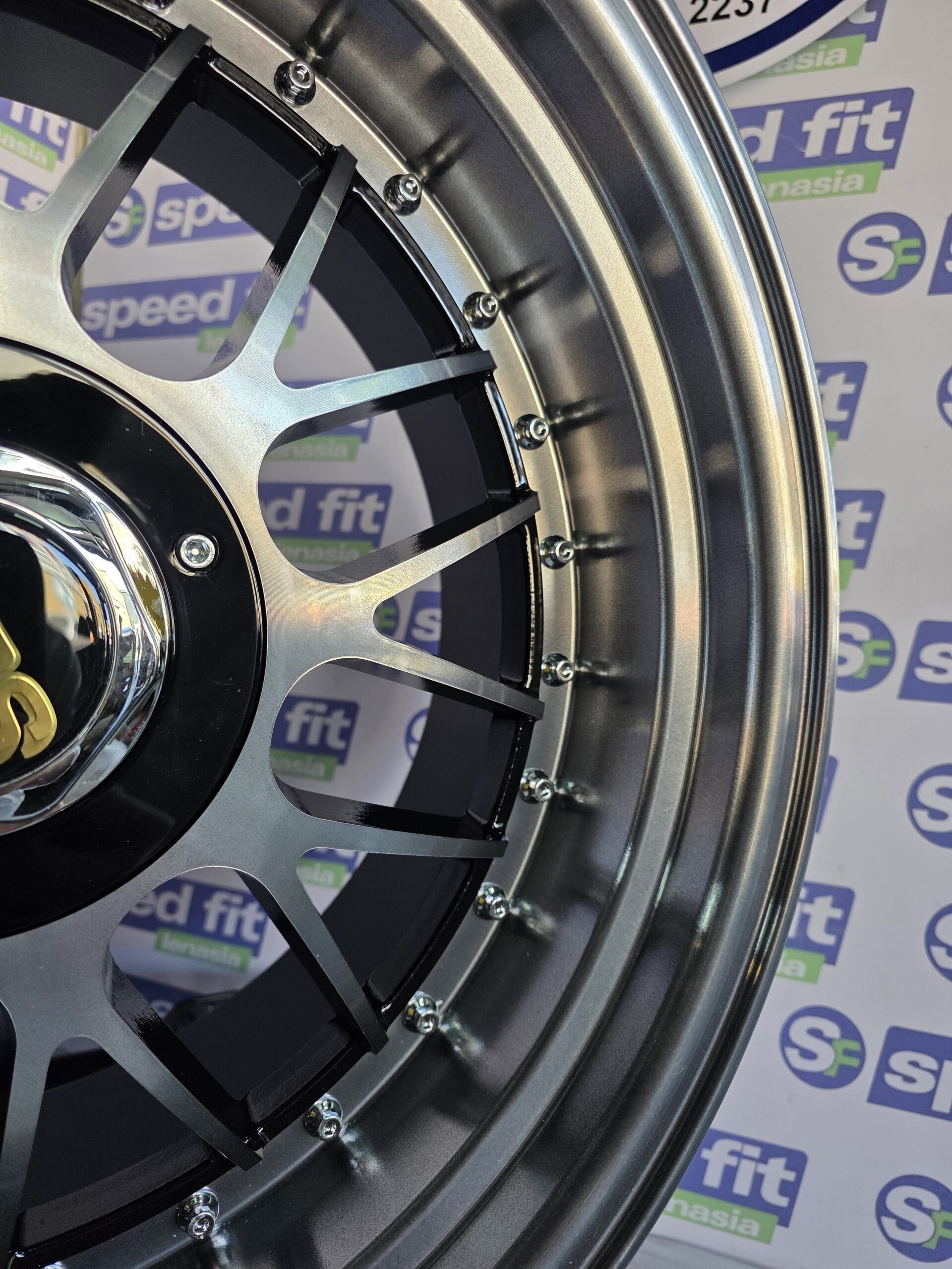 17" SF646 - 4X100/5x100 8J ET30/9J ET25