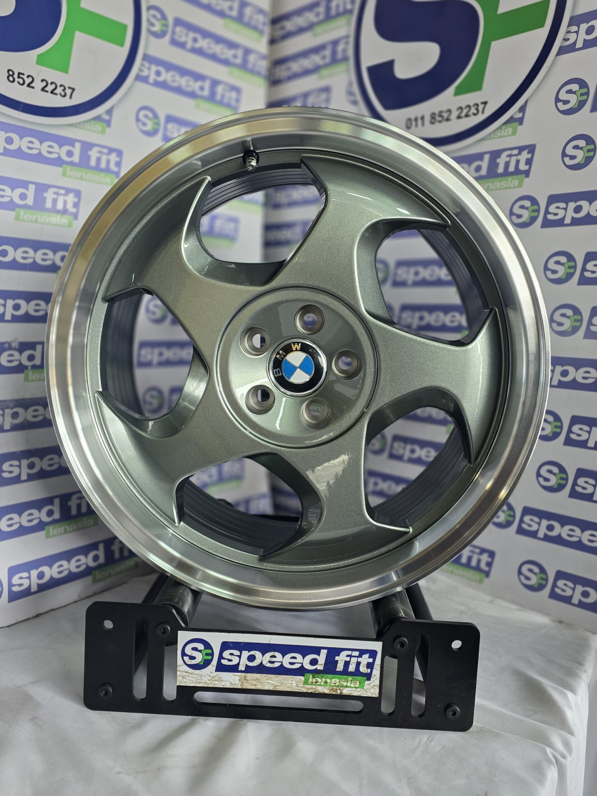 17" THROWING STAR (REPS) PCD 5X100 8J ALL ROUND ET30