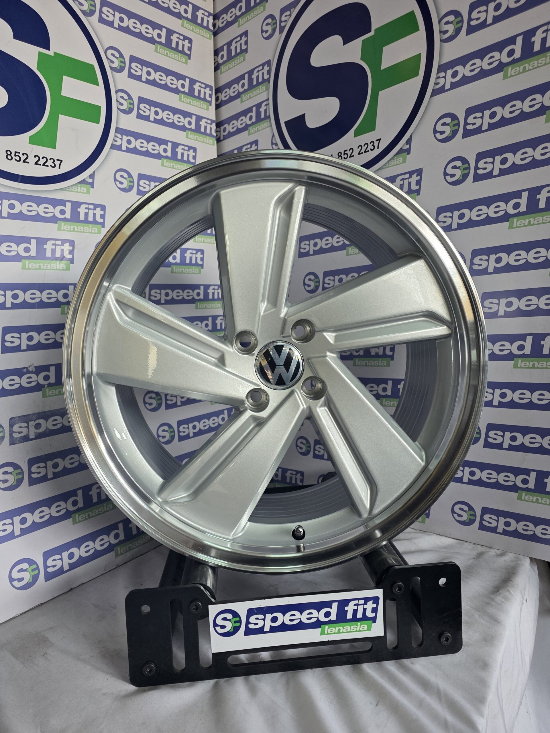 17" MILTONS EXTENDED 4X100 8J ET30