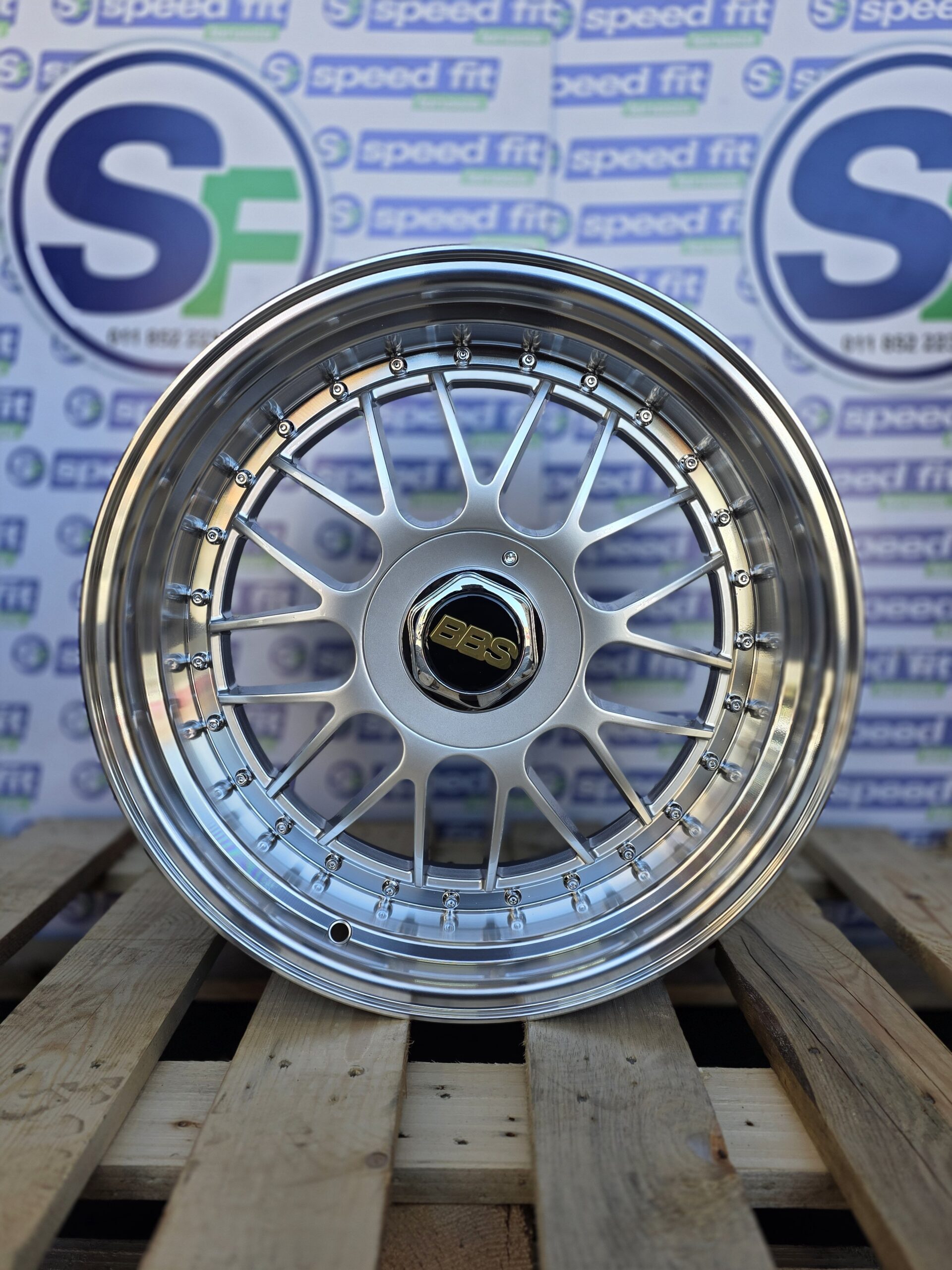 17" SF646 - 4X100/5X100 - FRONT 8J ET30 - REAR 9J ET25