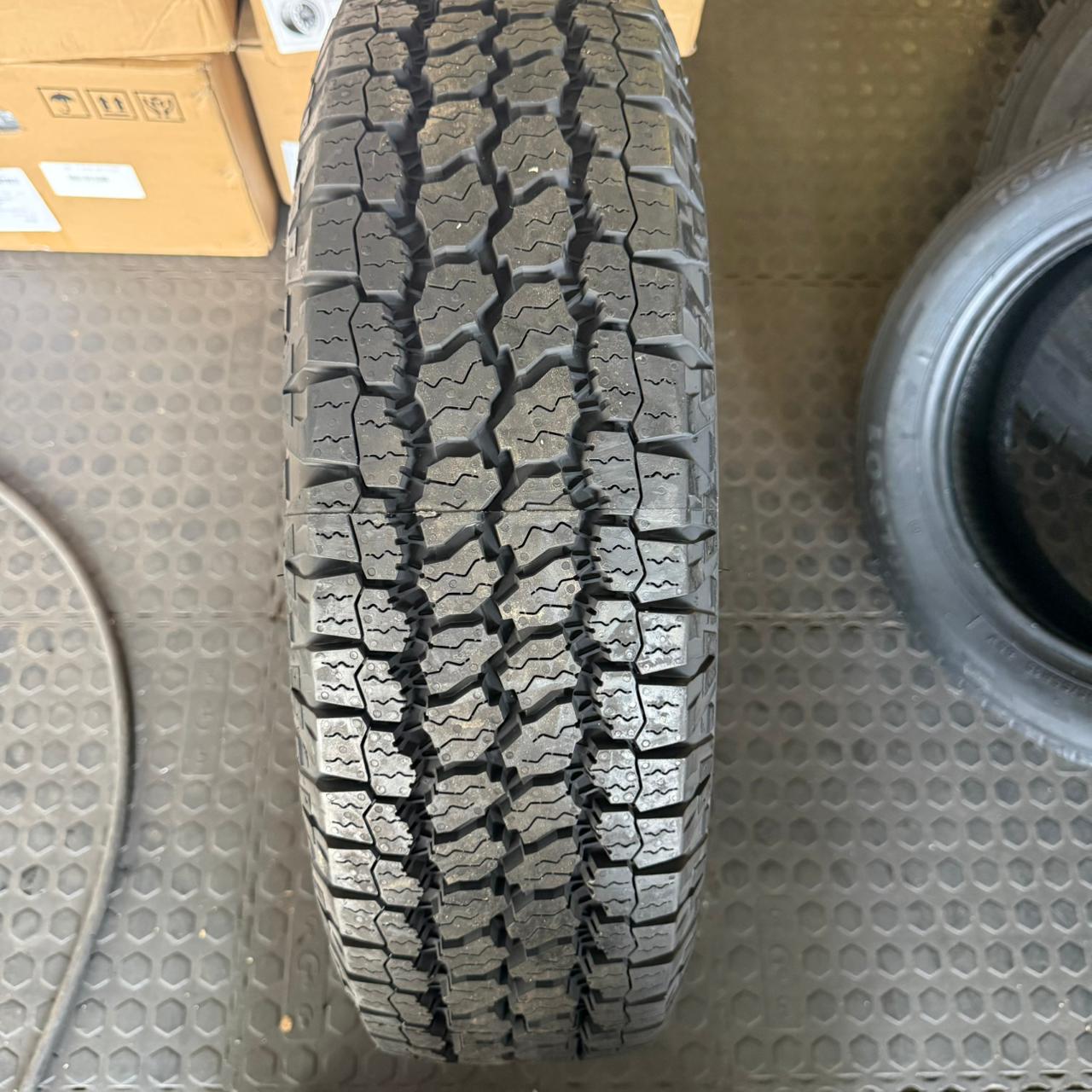215R15 GOODYEAR WRANGLER